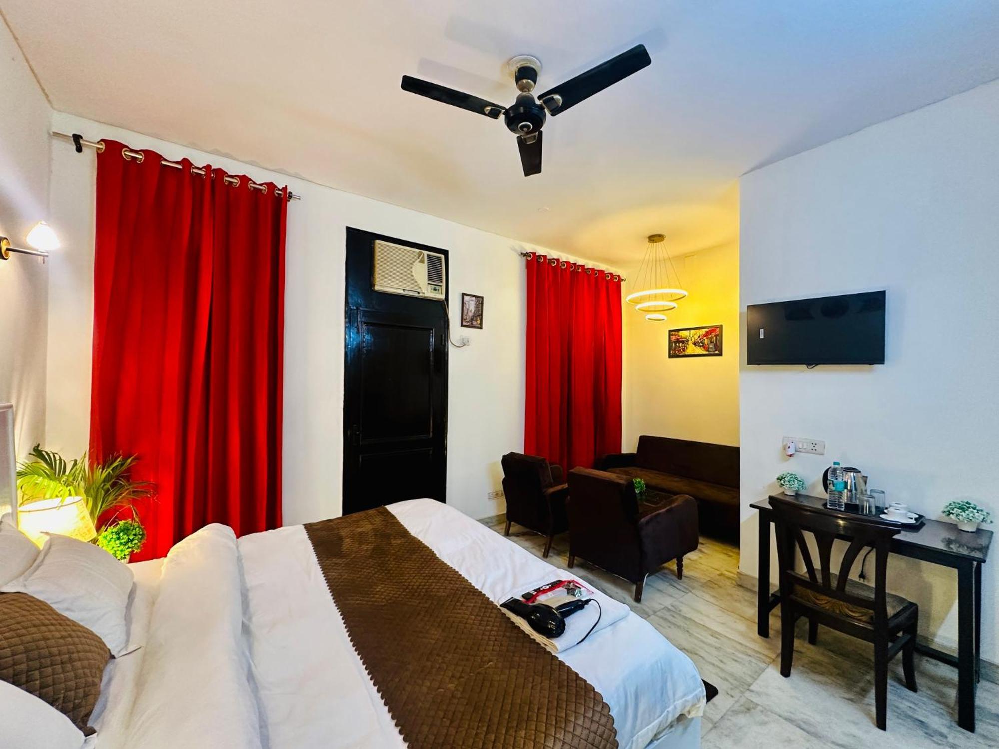 The White Scent-Near Noida Sector 18 Metro Hotel Exterior foto