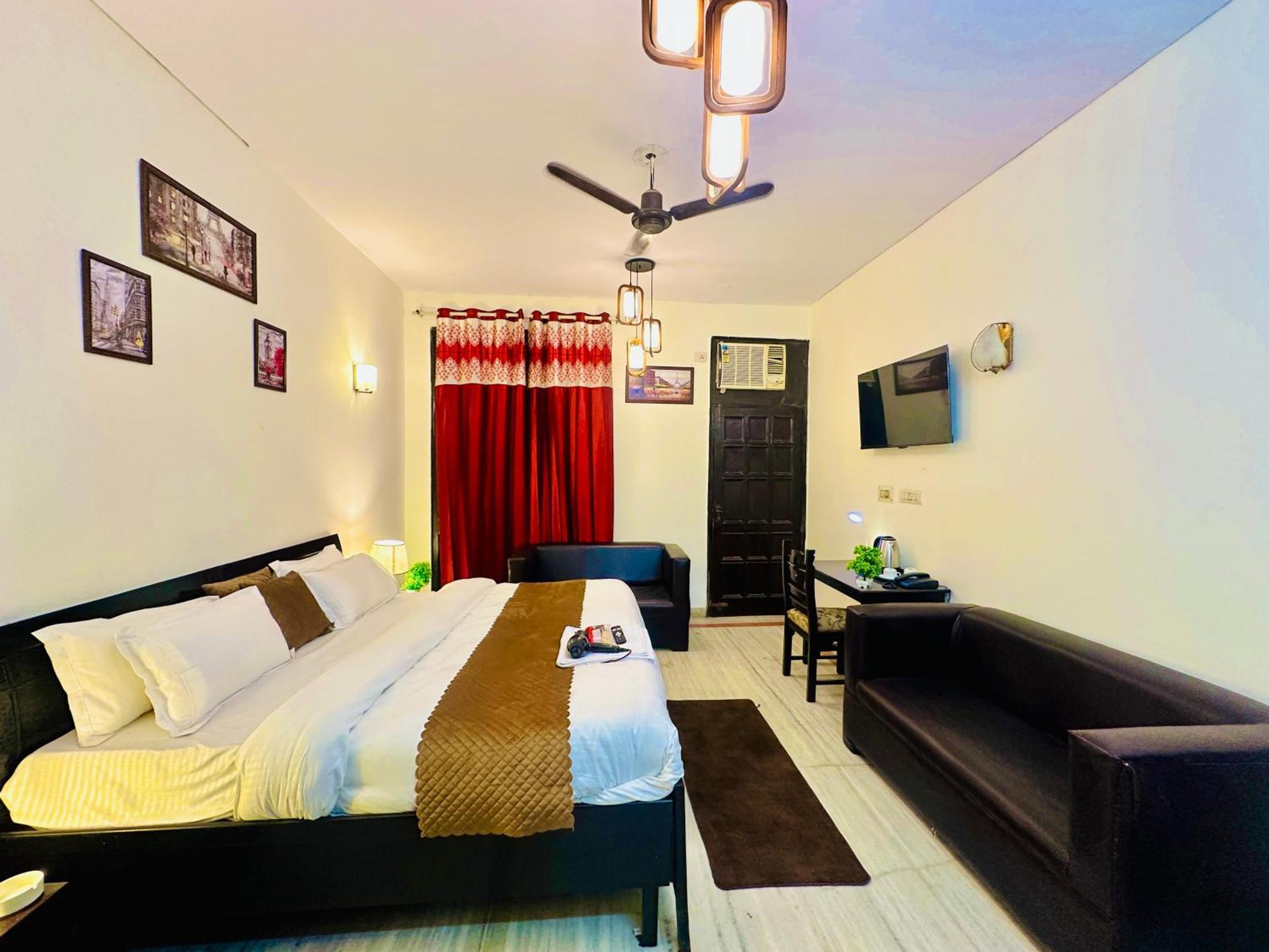 The White Scent-Near Noida Sector 18 Metro Hotel Exterior foto