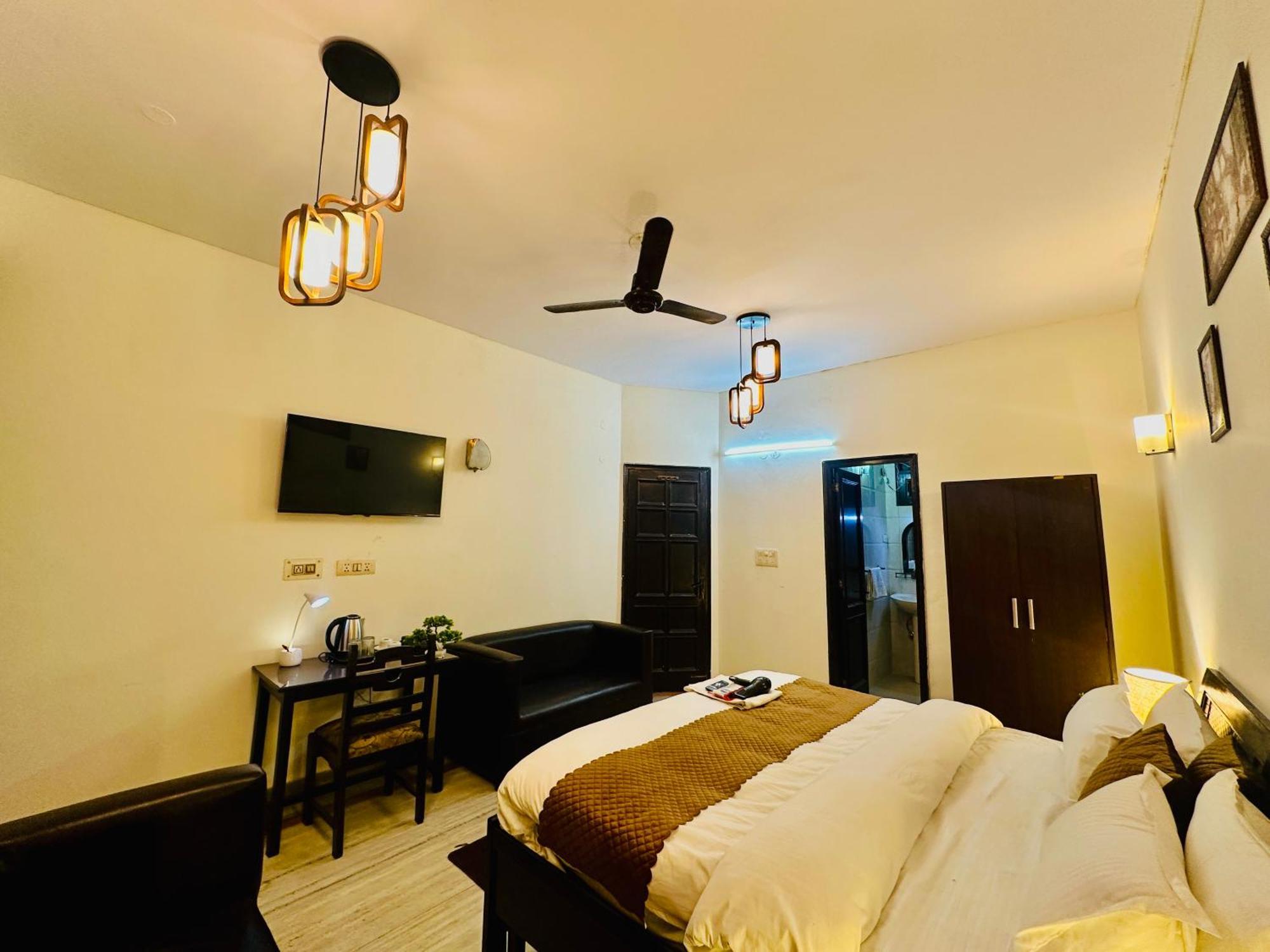 The White Scent-Near Noida Sector 18 Metro Hotel Exterior foto