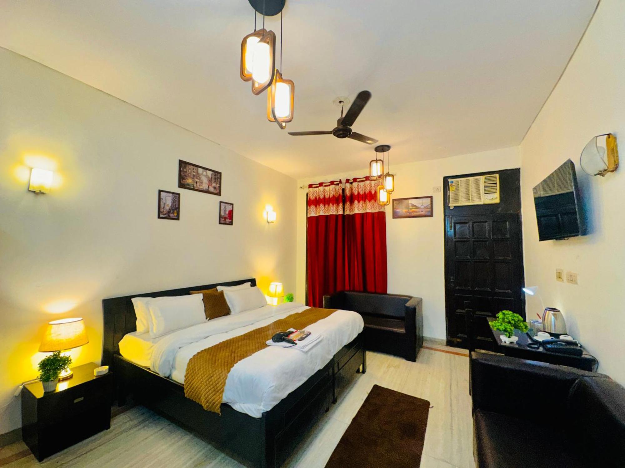 The White Scent-Near Noida Sector 18 Metro Hotel Exterior foto